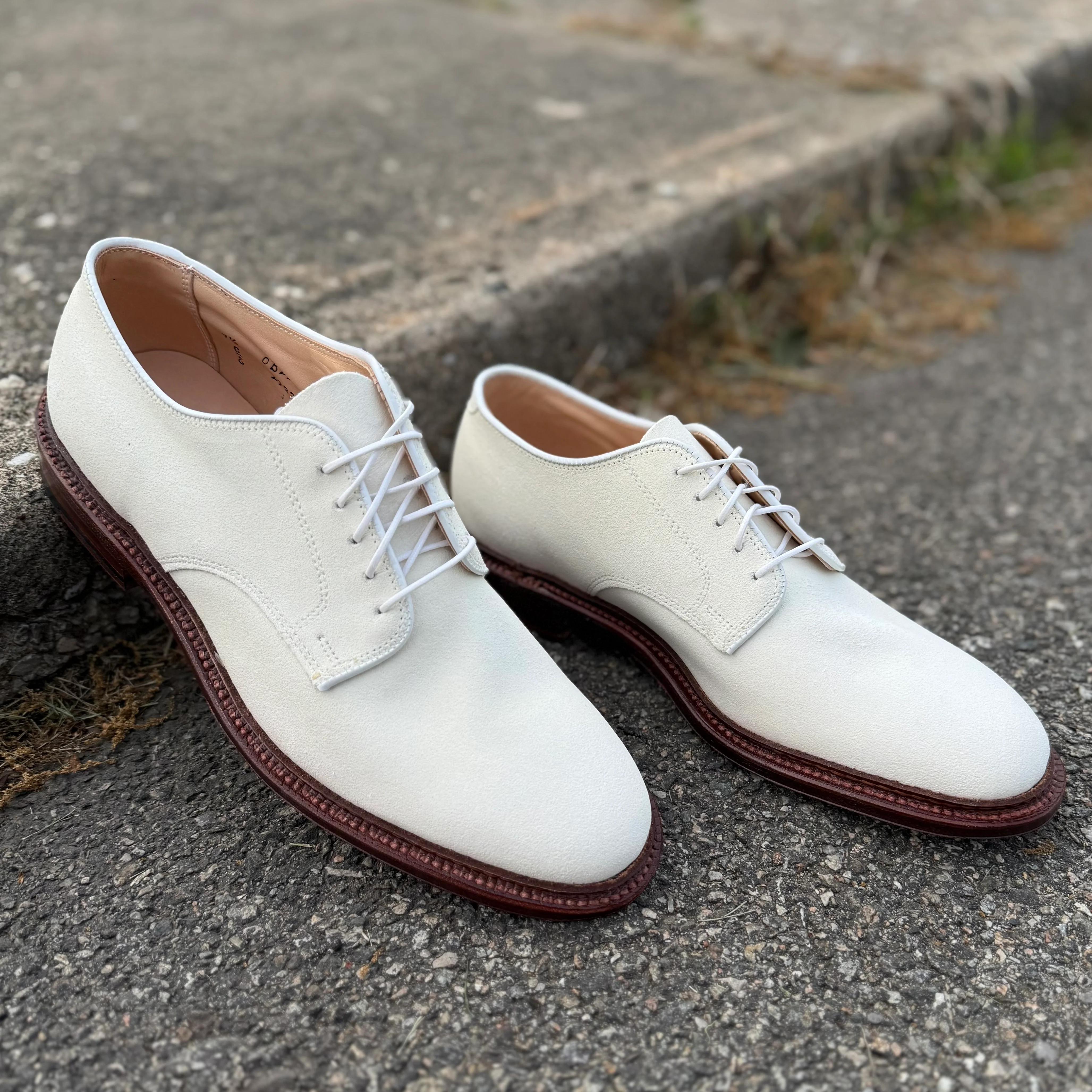 29330F - Unlined Dover in Ivory Suede