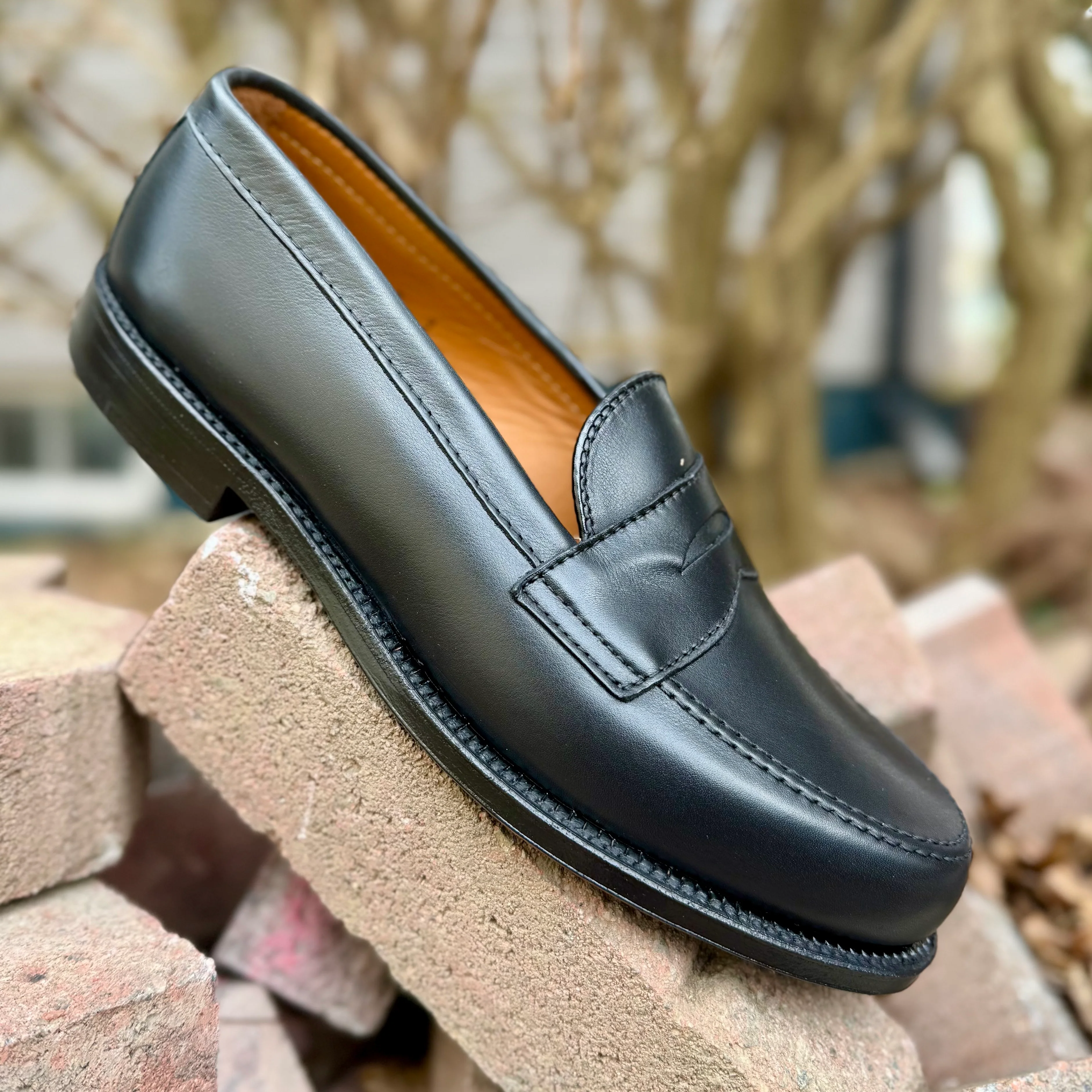 9827 - Black Calf Leisure Penny Loafer