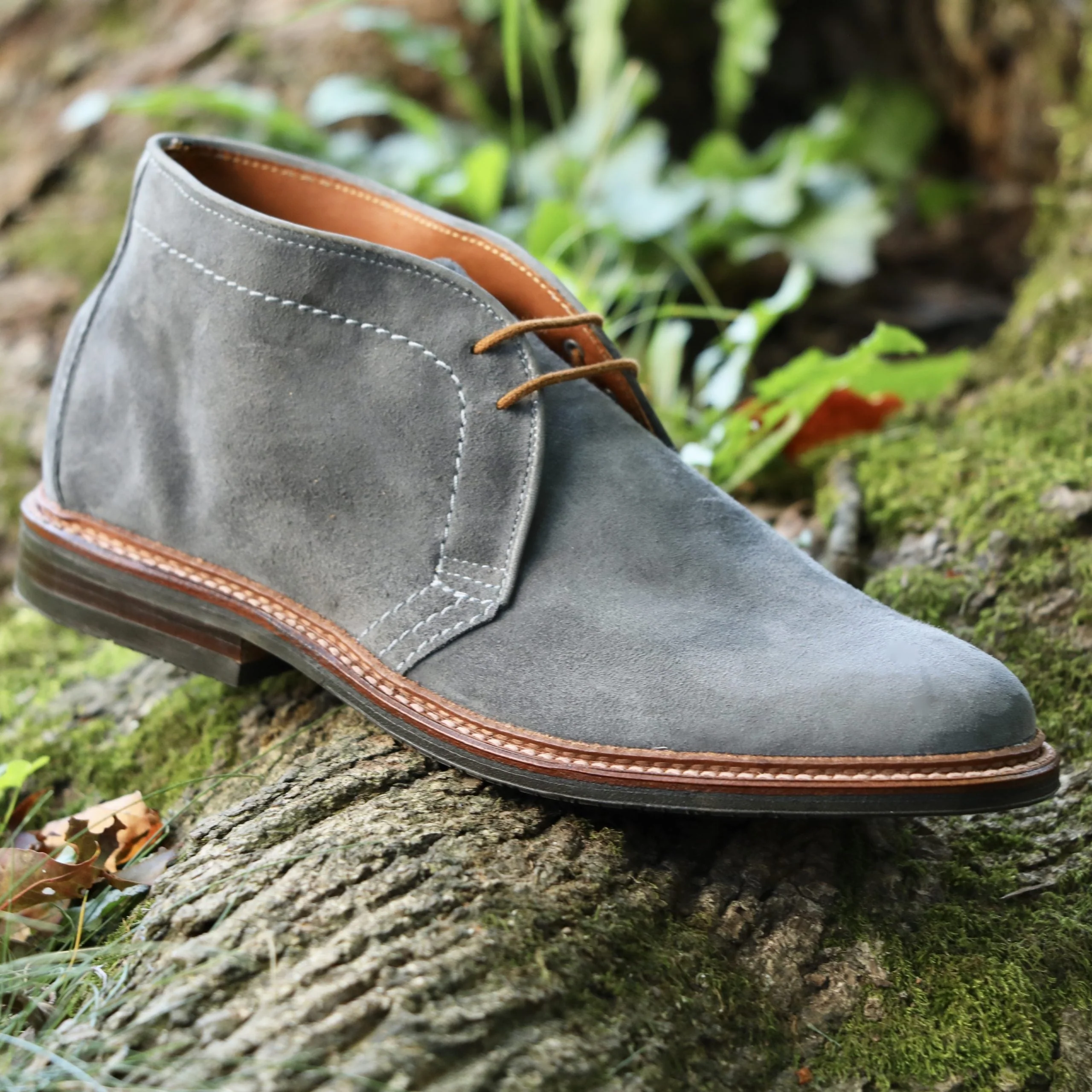 1592L - Chukka Boot with L3 Sole in Lead Suede