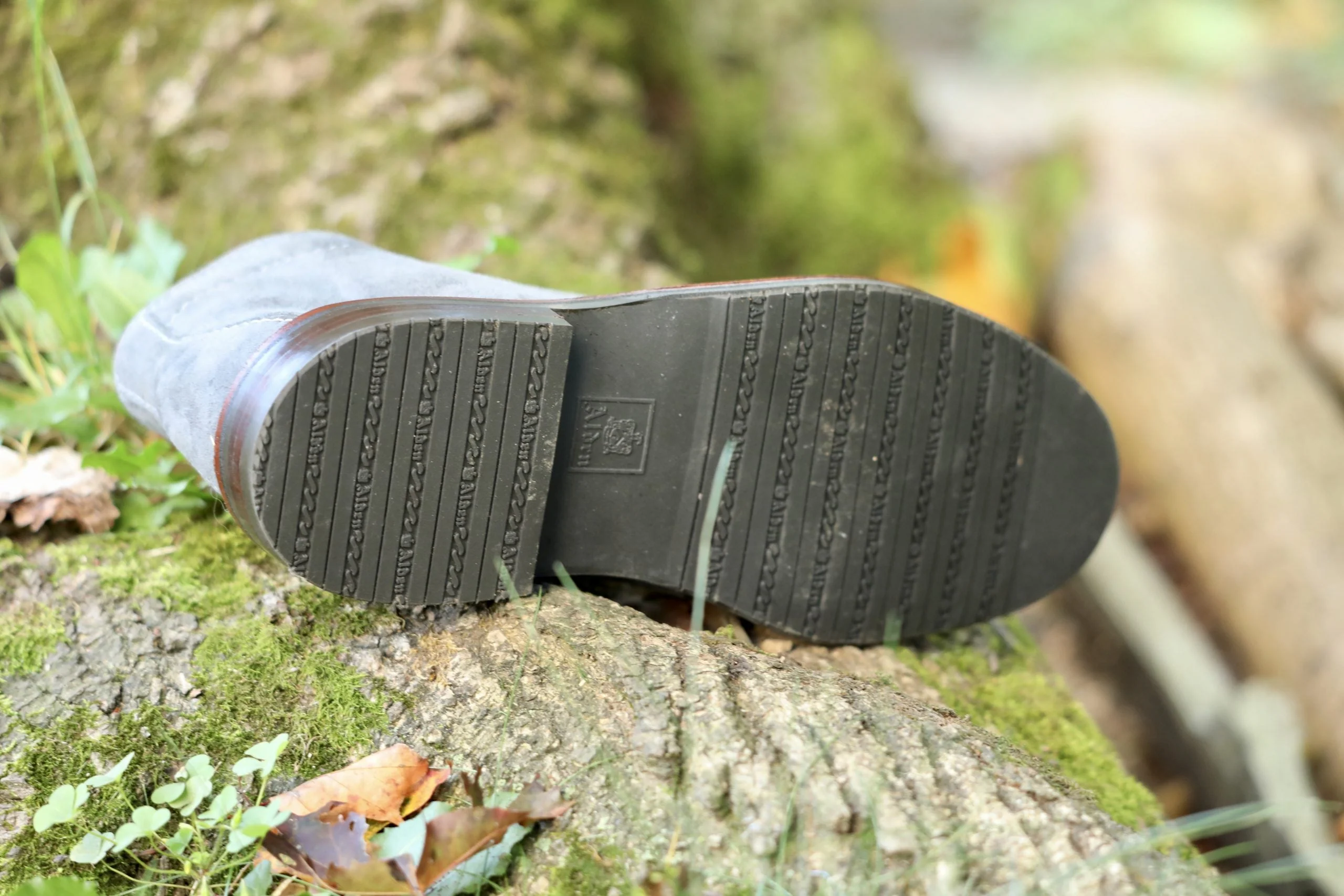 1592L - Chukka Boot with L3 Sole in Lead Suede - Image 2