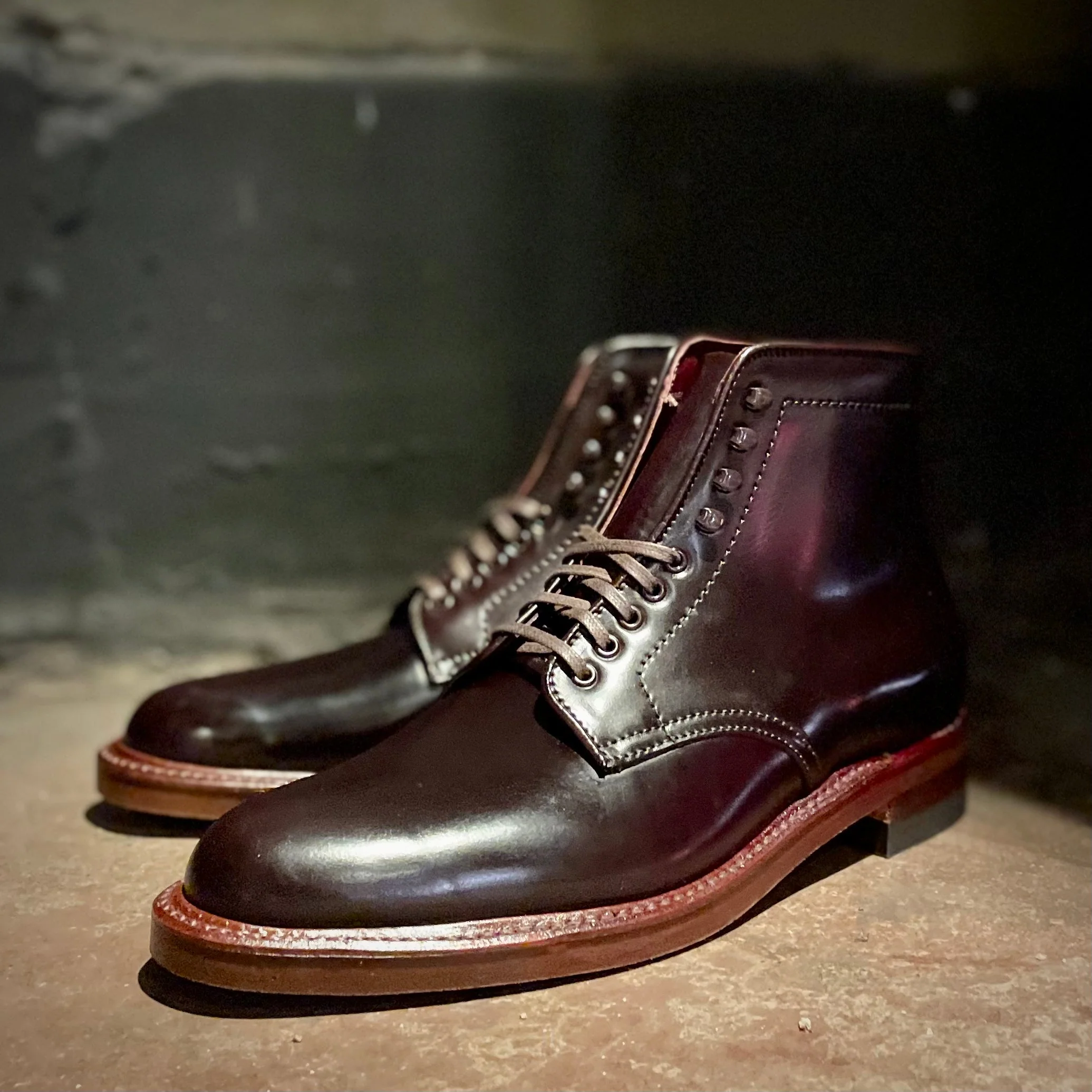 D1854H - Plain Toe Boot w Neocork Sole in Color 8 Shell - Image 4