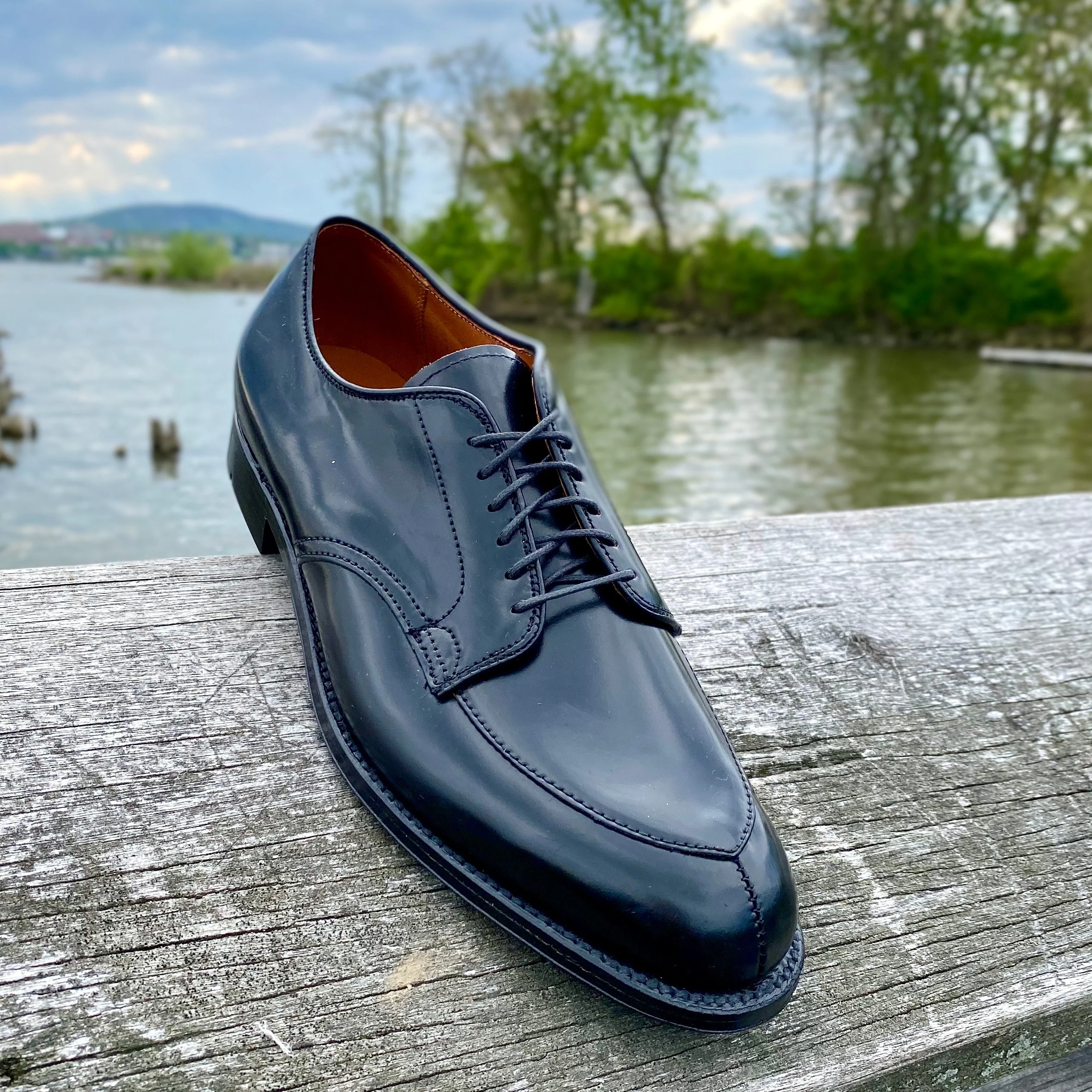 D6617 - V-Tip Split Toe Blucher in Black Shell Cordovan