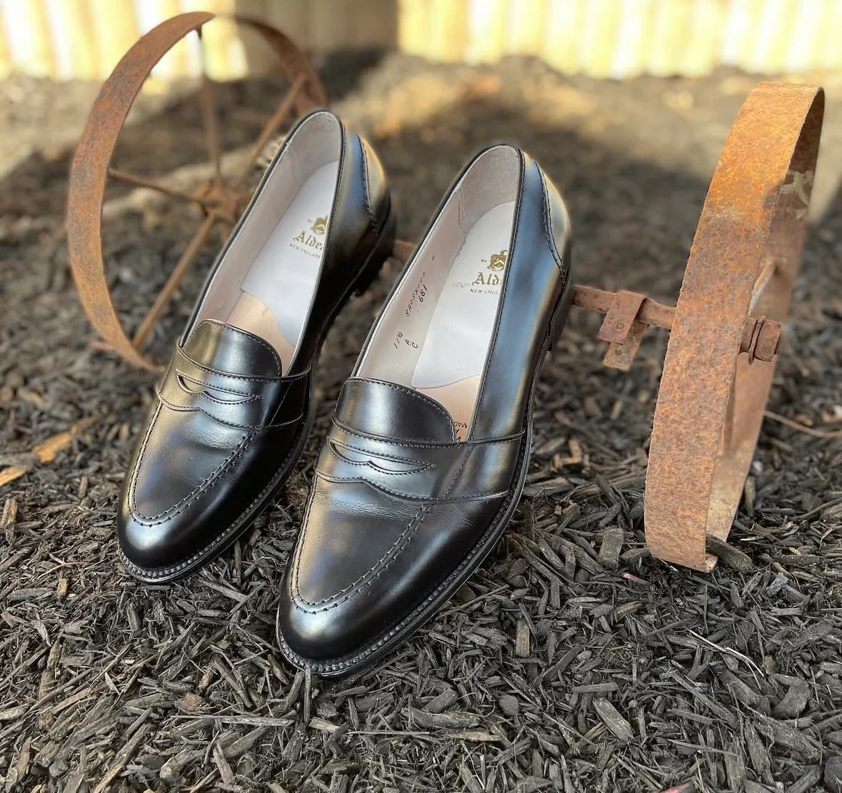 681 - Full Strap Loafer in Black Calfskin