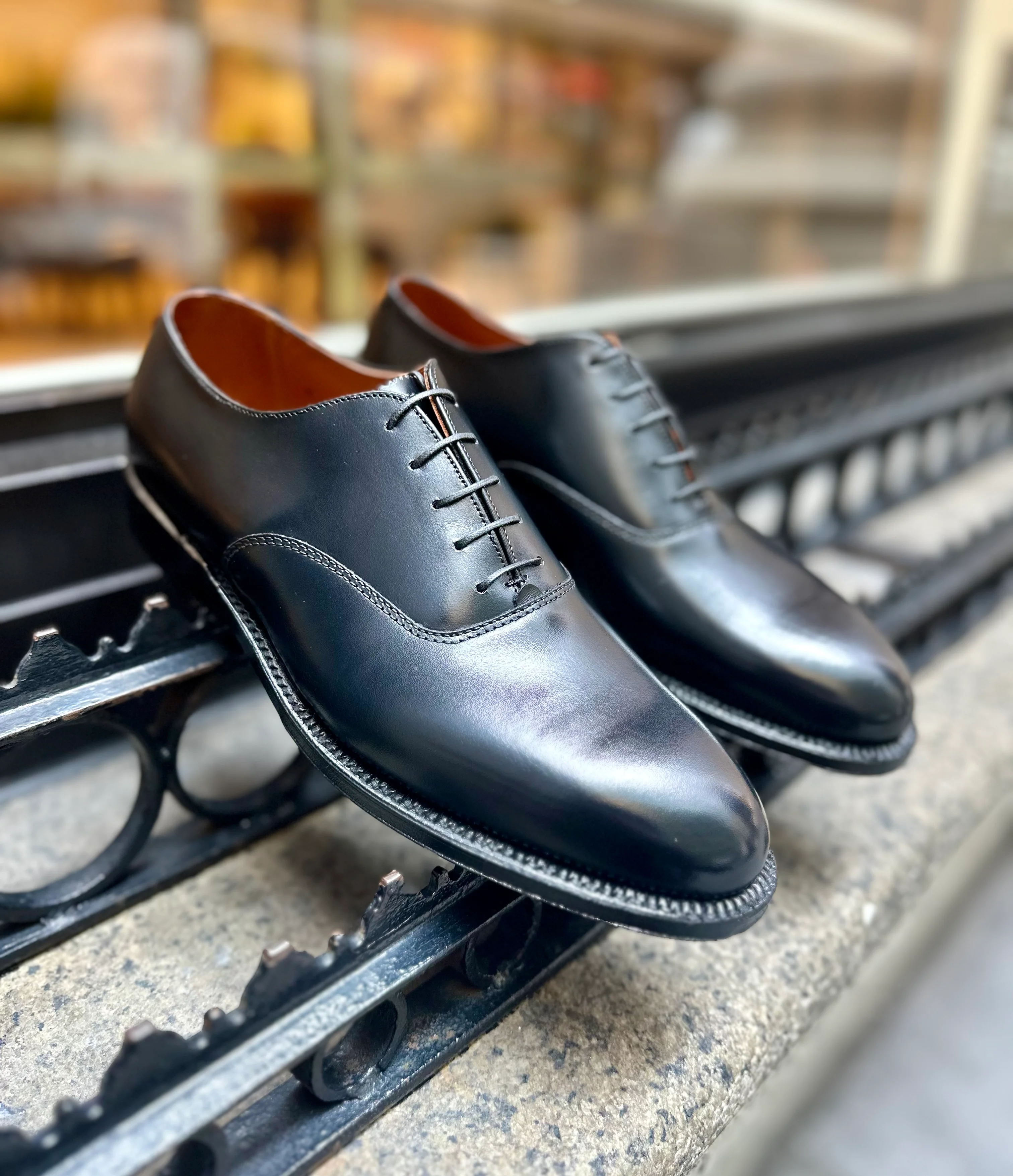 932 - Plain Toe Bal in Black Calfskin