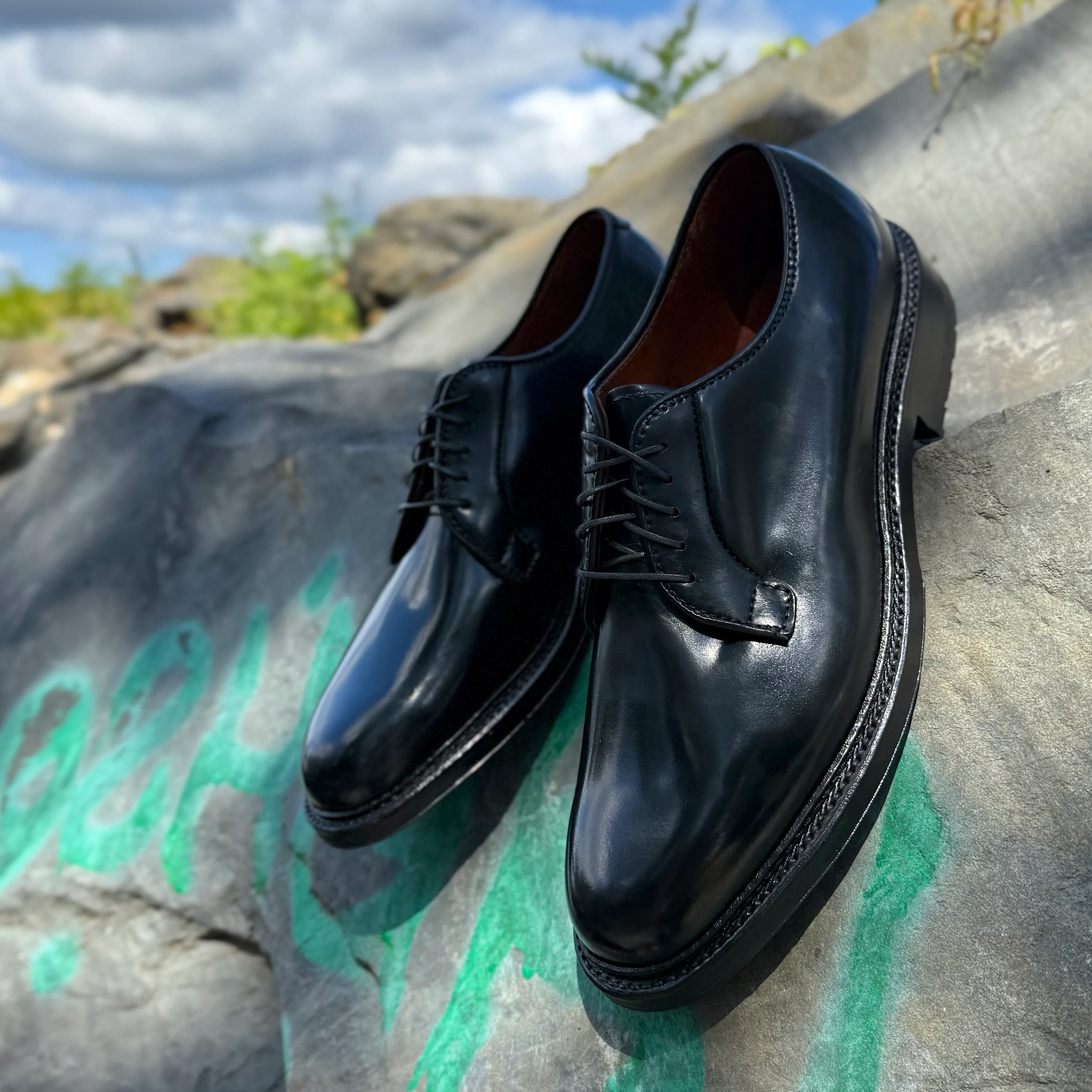 9901C -  Plain Toe Blucher with Commando Sole in Black Shell - Image 4